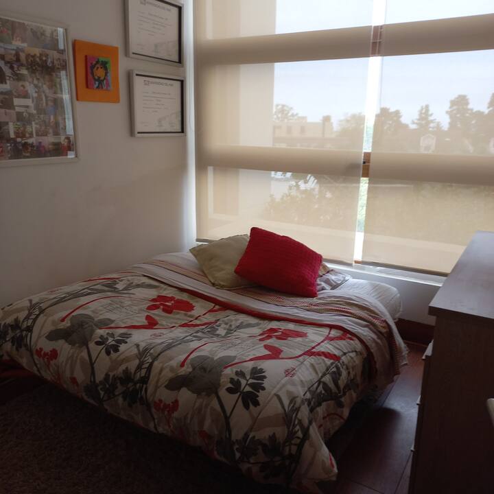 Спалня с разтегателен диван