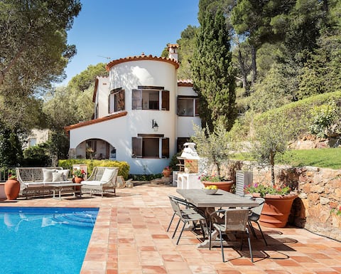 Popular Airbnb listing: Private villa, fantastic sea views, Sa Tuna, Begur in Begur