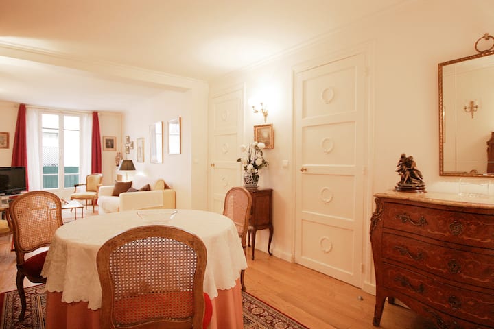 LOUVRE 1 BEDROOM