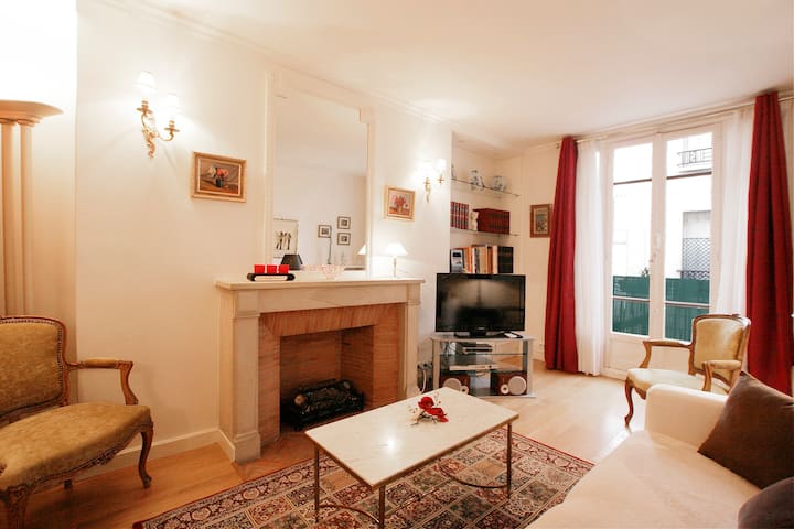 LOUVRE 1 BEDROOM