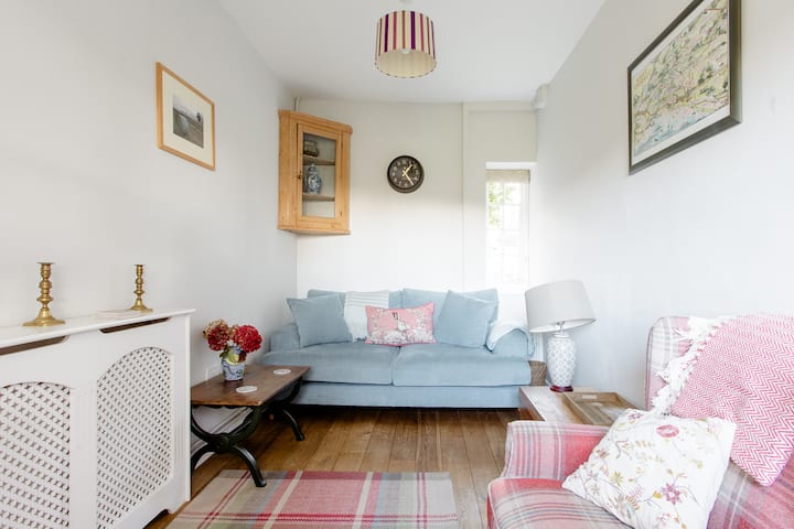 Explore The Jurassic Coast From A Peaceful Country Cottage - Bridport