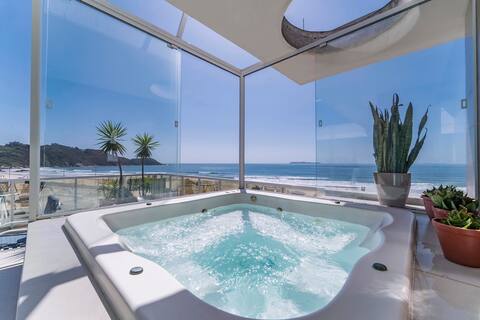 Sea Front Duplex w/heated jacuzzi 10 persons