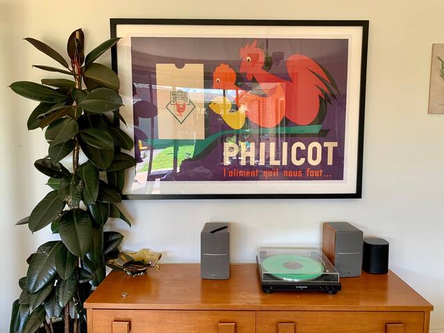 Huge, Beautiful, Retro 50s family home gallery image 4