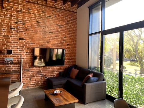 Top performing Airbnb: The Terminus Inner City Heritage Apartment 3 in Dunedin Centre