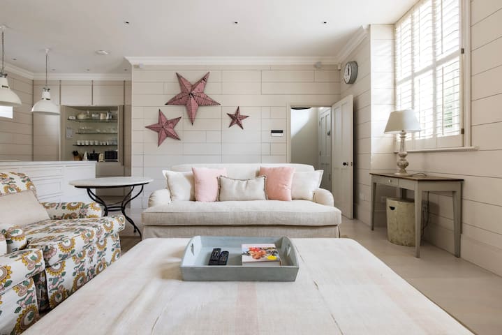 Parkside Mews – 3 Bedroom Home with Garden