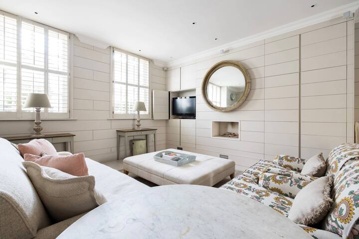 Parkside Mews – 3 Bedroom Home with Garden gallery image 2