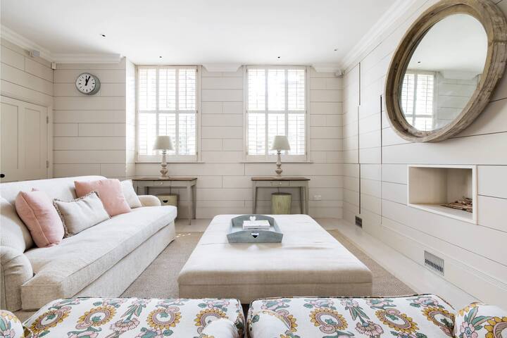 Parkside Mews – 3 Bedroom Home with Garden gallery image 3