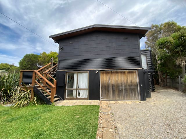 The Woods at Aireys, family friendly beach house gallery image 2