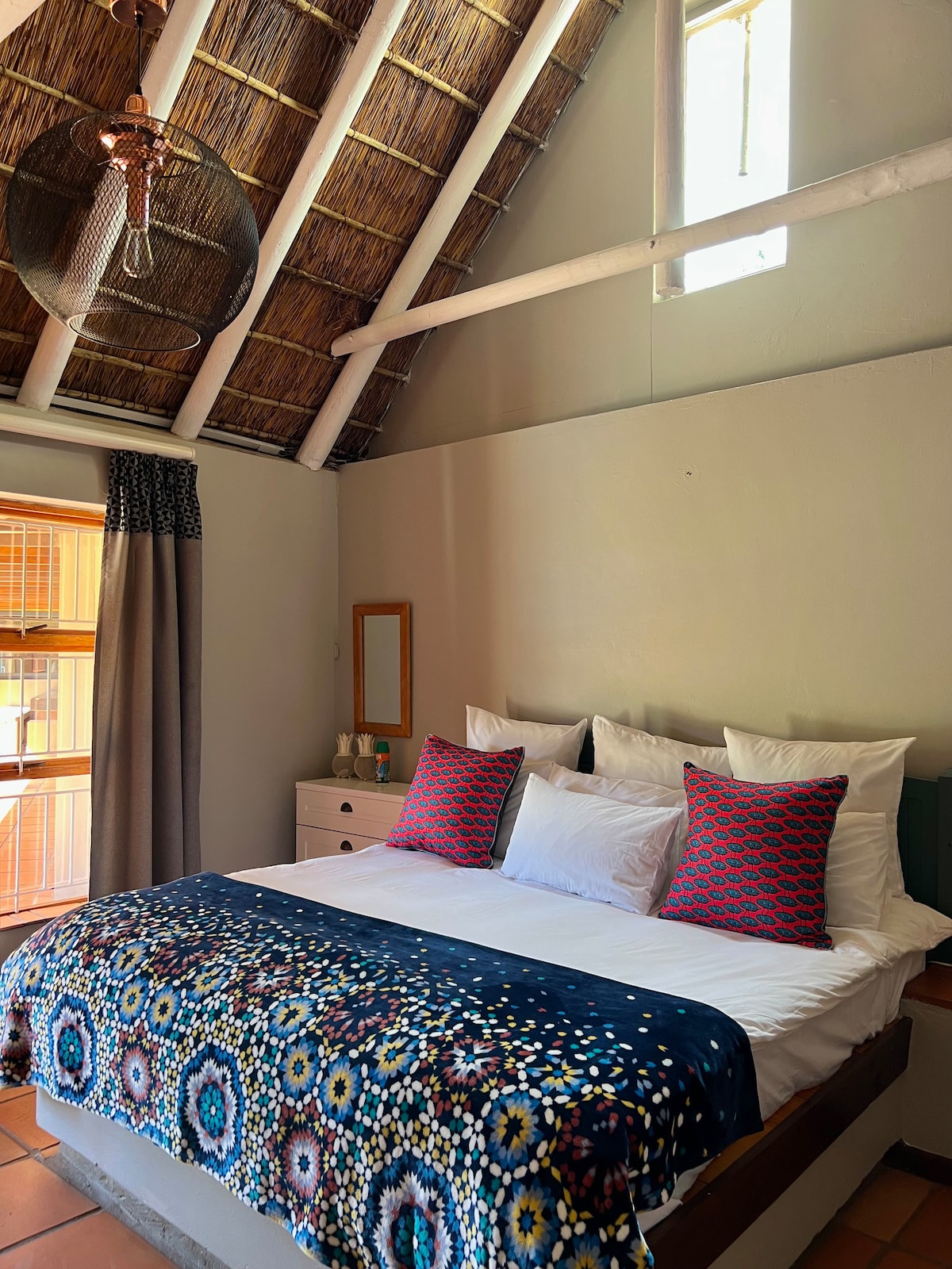 Chumba cha kwanza nje mbele ya bwawa + bafu la chumbani 