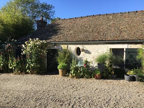 The little house next door