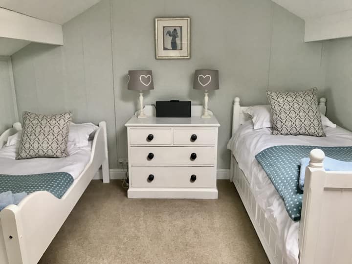 غرفة النوم 2