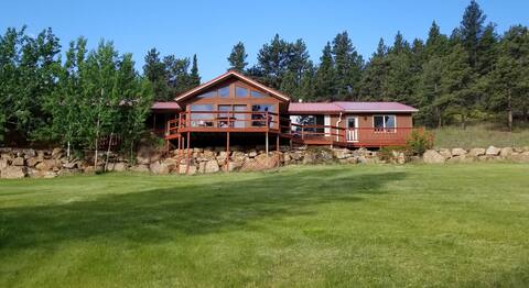 MT Wolf Creek Lodge - Sleeps 14-15 Adults.