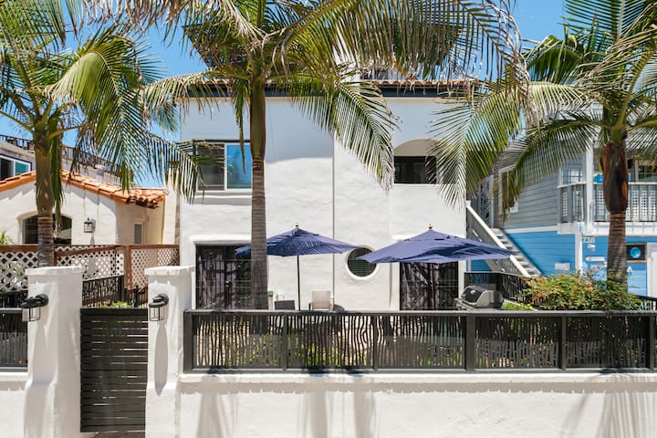 Jersey Court Jubilee! Dual Town Homes on 1 Lot!