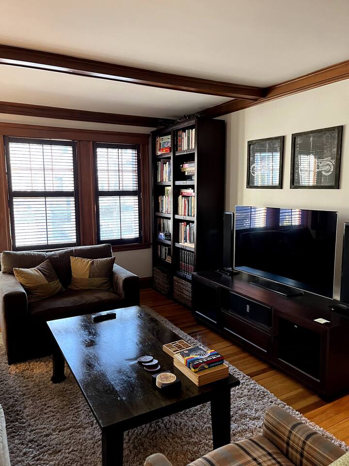 Near Boston / Everett historic two-bedroom