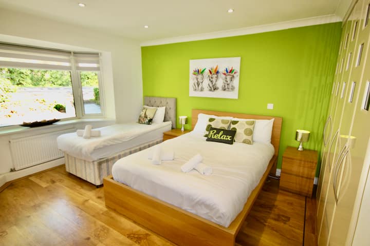 חדר שינה בקומת הקרקע