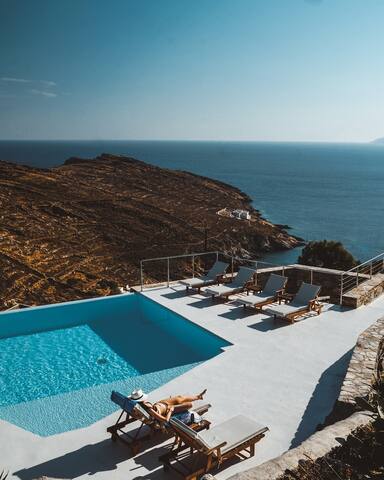 On The Rocks-Main House Serviced Premium Villa gallery image 3