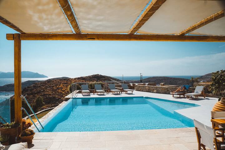 On The Rocks-Main House Serviced Premium Villa gallery image 2