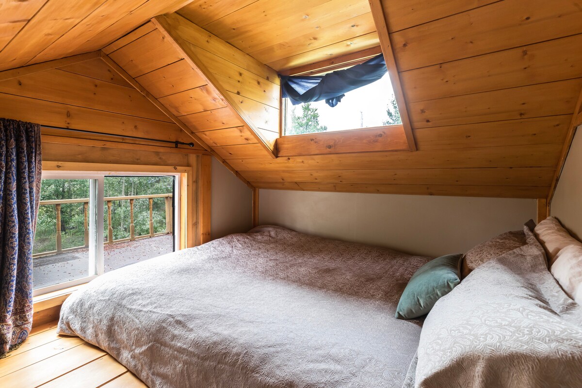 Tiny House Loft queen size