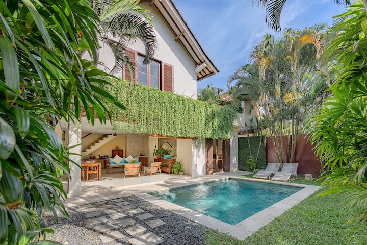 Luxurious 2 BR Villa in Seminyak Center
