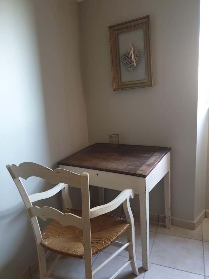 Espacio de oficina en una habitación