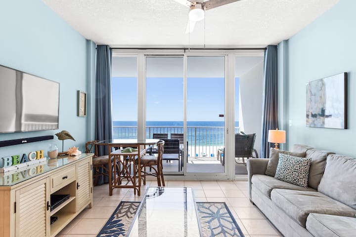 LIGHTHOUSE 509 - BEACHFRONT WITH VIEWS!