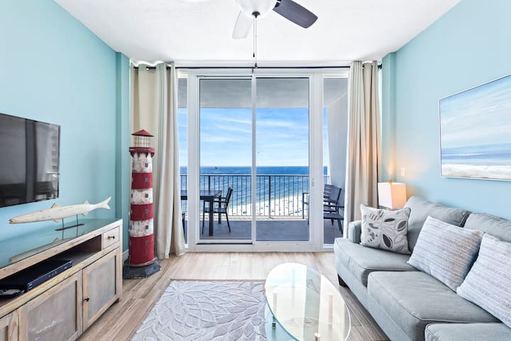 LIGHTHOUSE 902 - BEACHFRONT WITH VIEWS!
