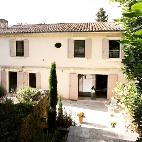 Luxury village home w/ heated pool in Provence