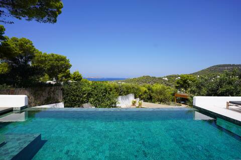 5 Bedroom Luxury Villa with Sea Views