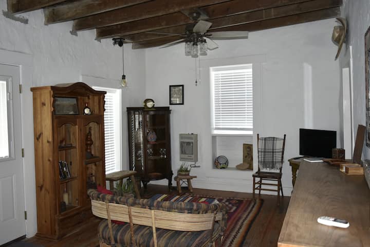 Garcia House - Gateway To Big Bend National Park - Marathon, TX