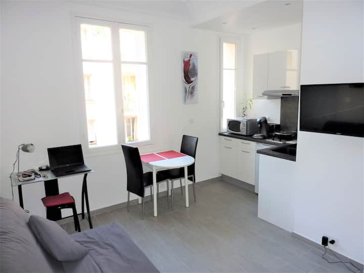 Studio à Juan Les Pins, Au Calme Et Proche Plages - Antibes