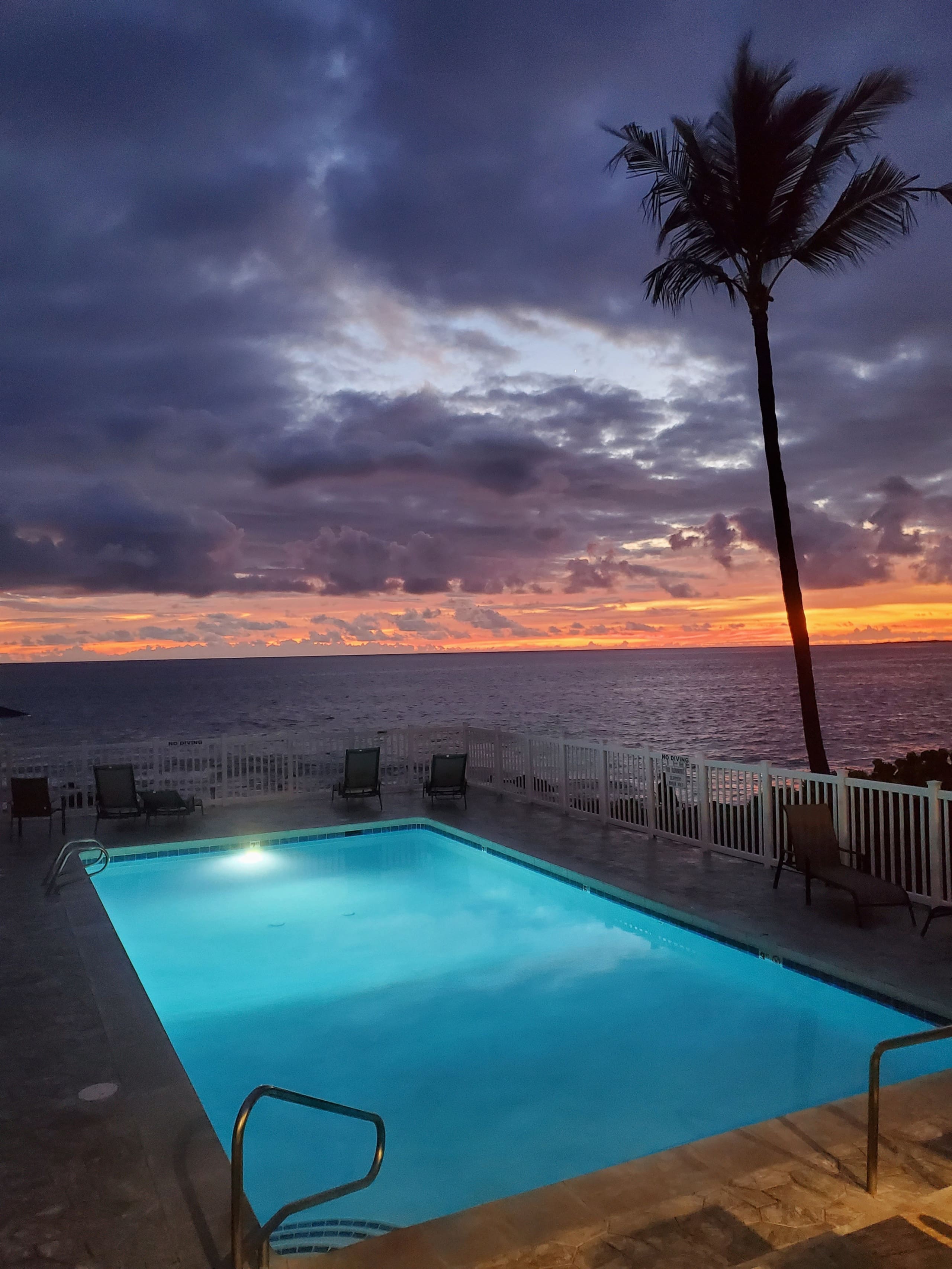 Condo in Kailua-Kona · ★4.61 · 2 bedrooms · 3 beds · 1 private bath - Image 5
