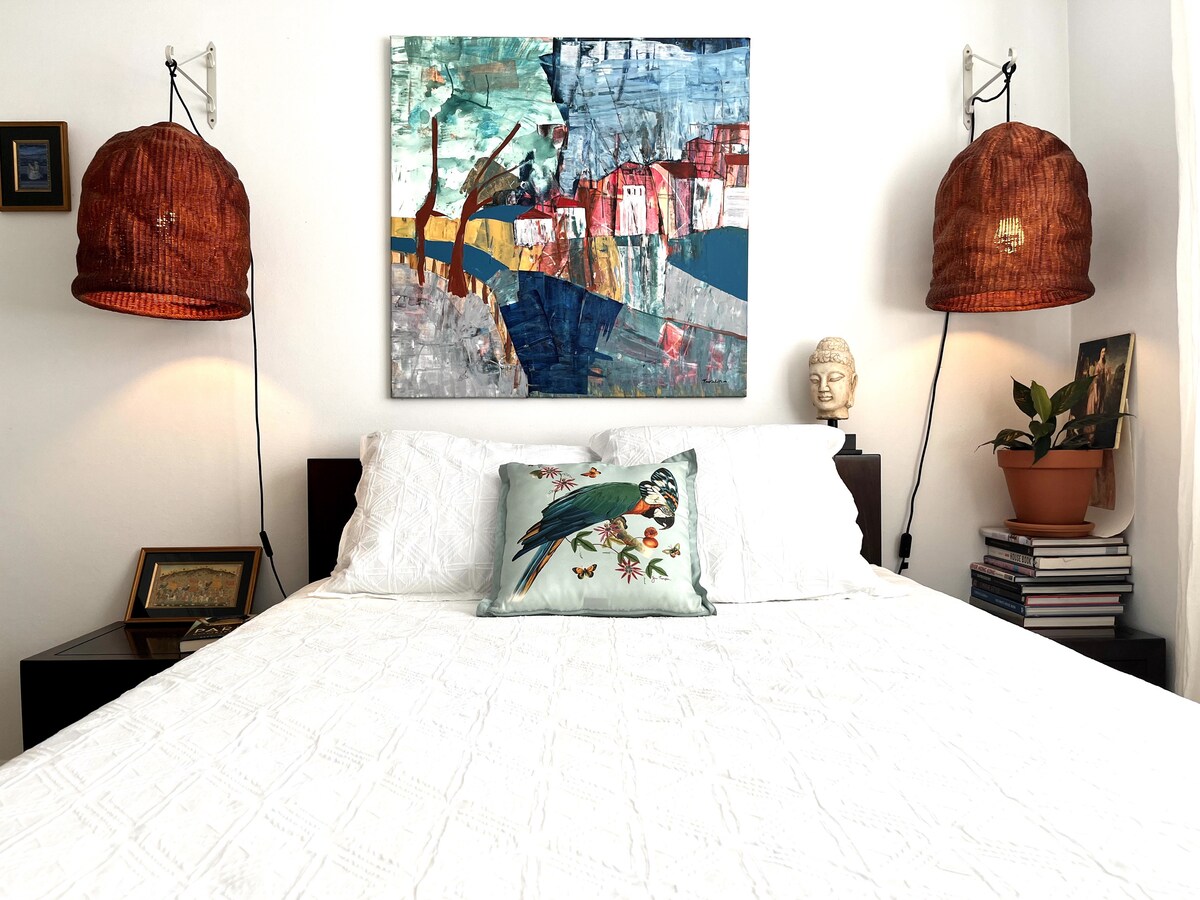 Spálňa 1 s manželskou posteľou.