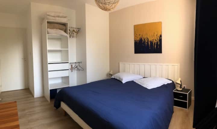 12平方米的3号卧室- 160厘米的床