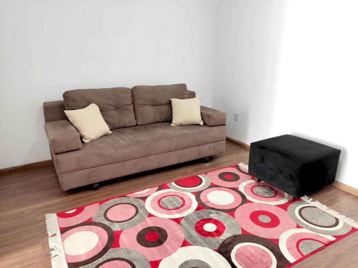 Dnevni boravak s bračnim krevetom na razvlačenje