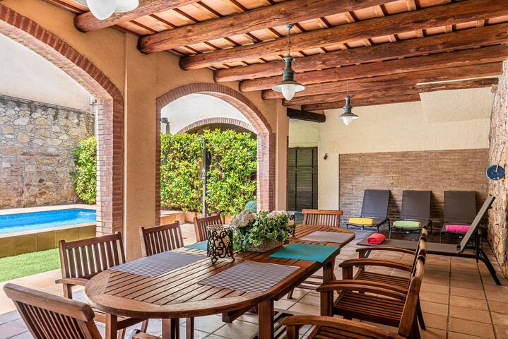 Exclusive! only 45 m. from the sandy beach gallery image 2