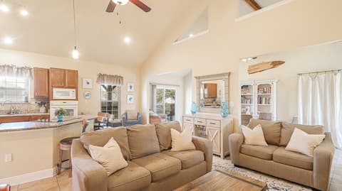 Secluded Beach House with Amazing Views 5 Bedrooms