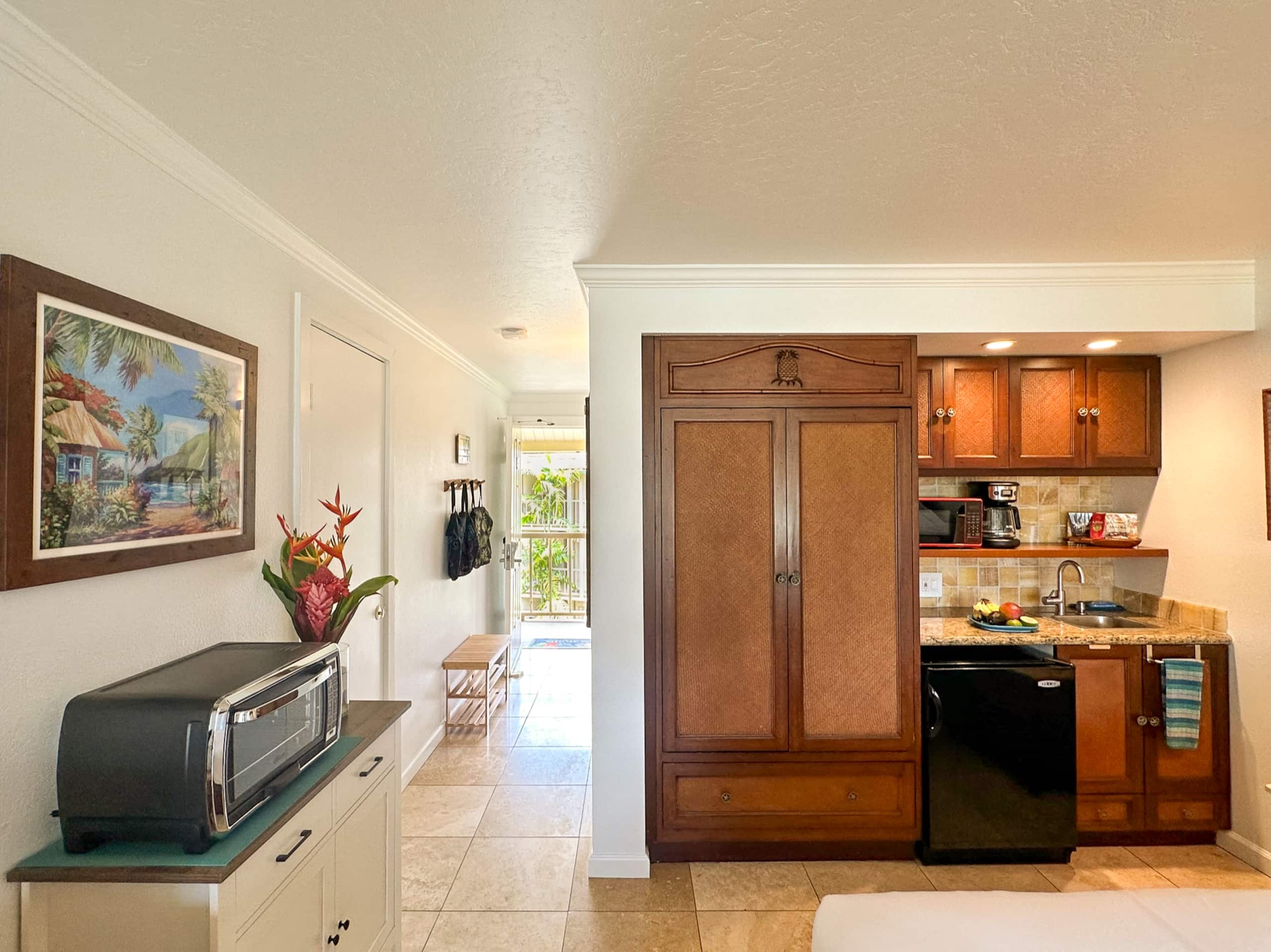 Top Floor Beautiful Ocean View Studio - Photo 3