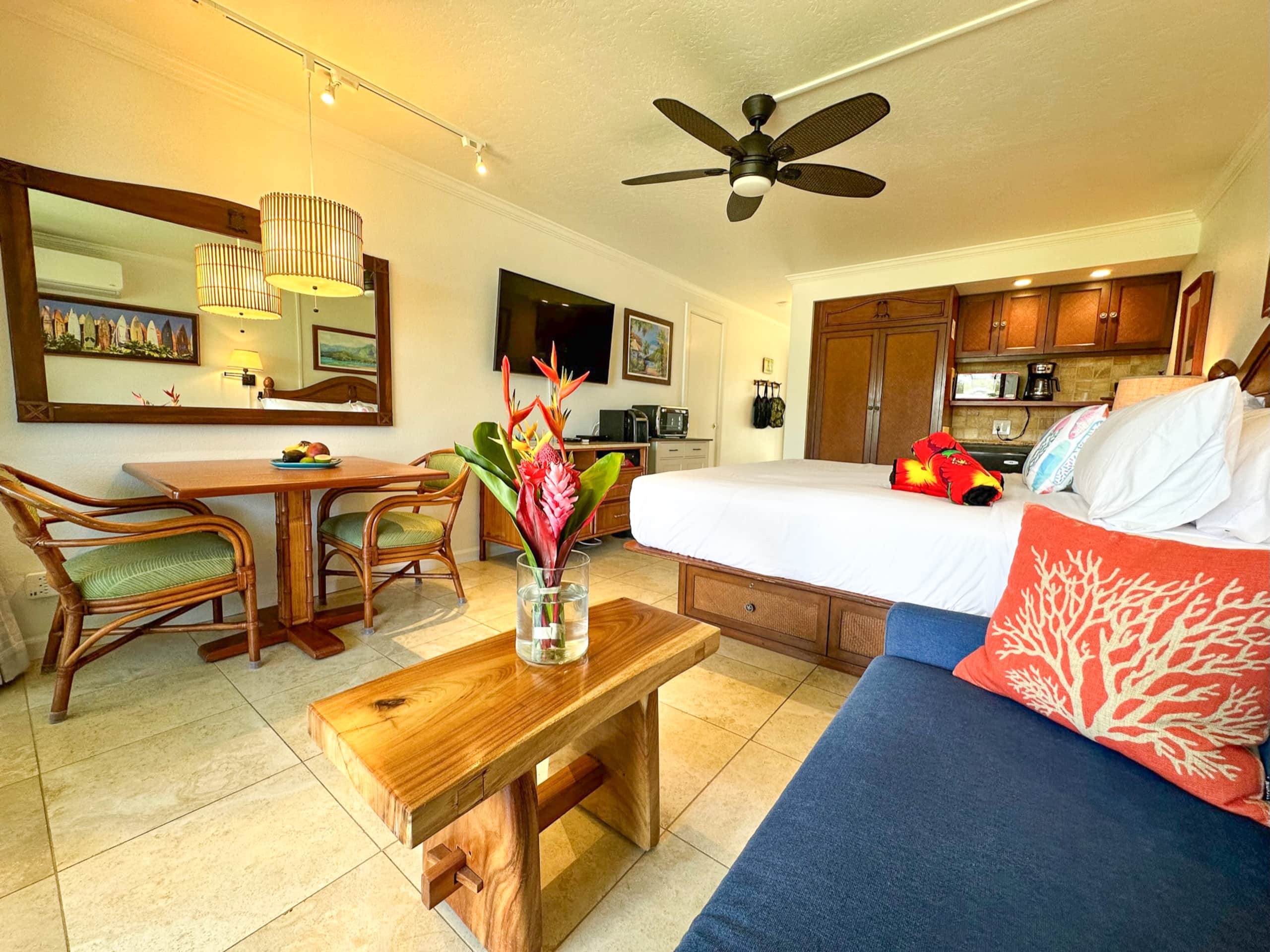 Top Floor Beautiful Ocean View Studio - Photo 2