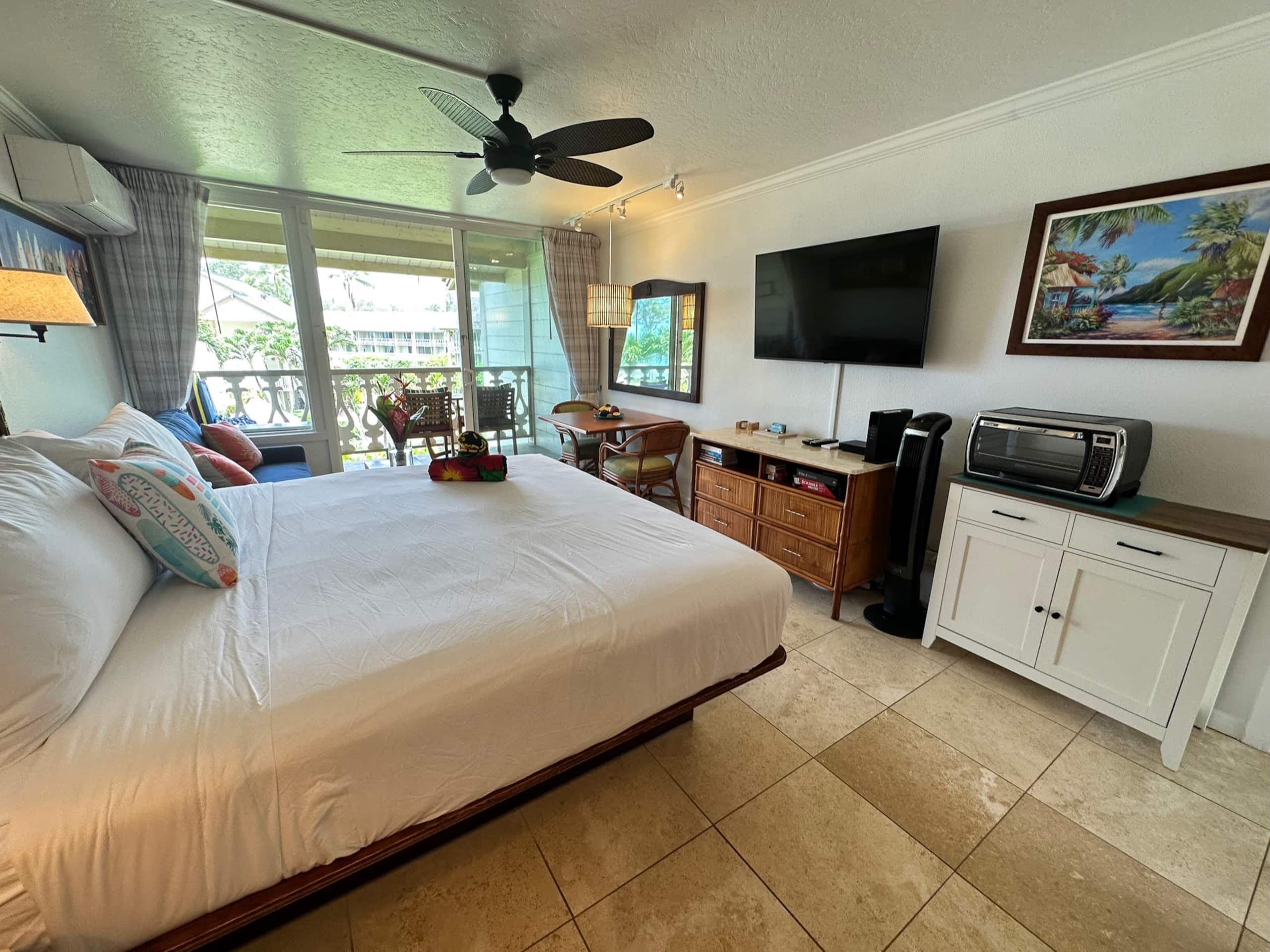 Top Floor Beautiful Ocean View Studio - Photo 27