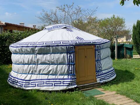ARTISAN MONGOLIAN YURT
