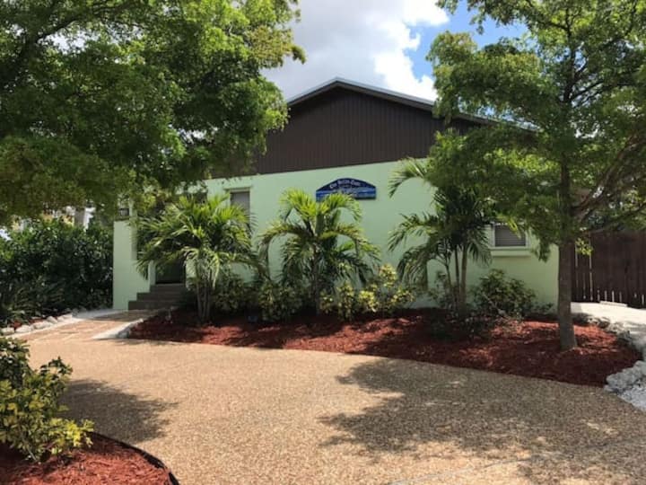 Lovely Siesta Key house near beach w/ heated pool! Houses for Rent in