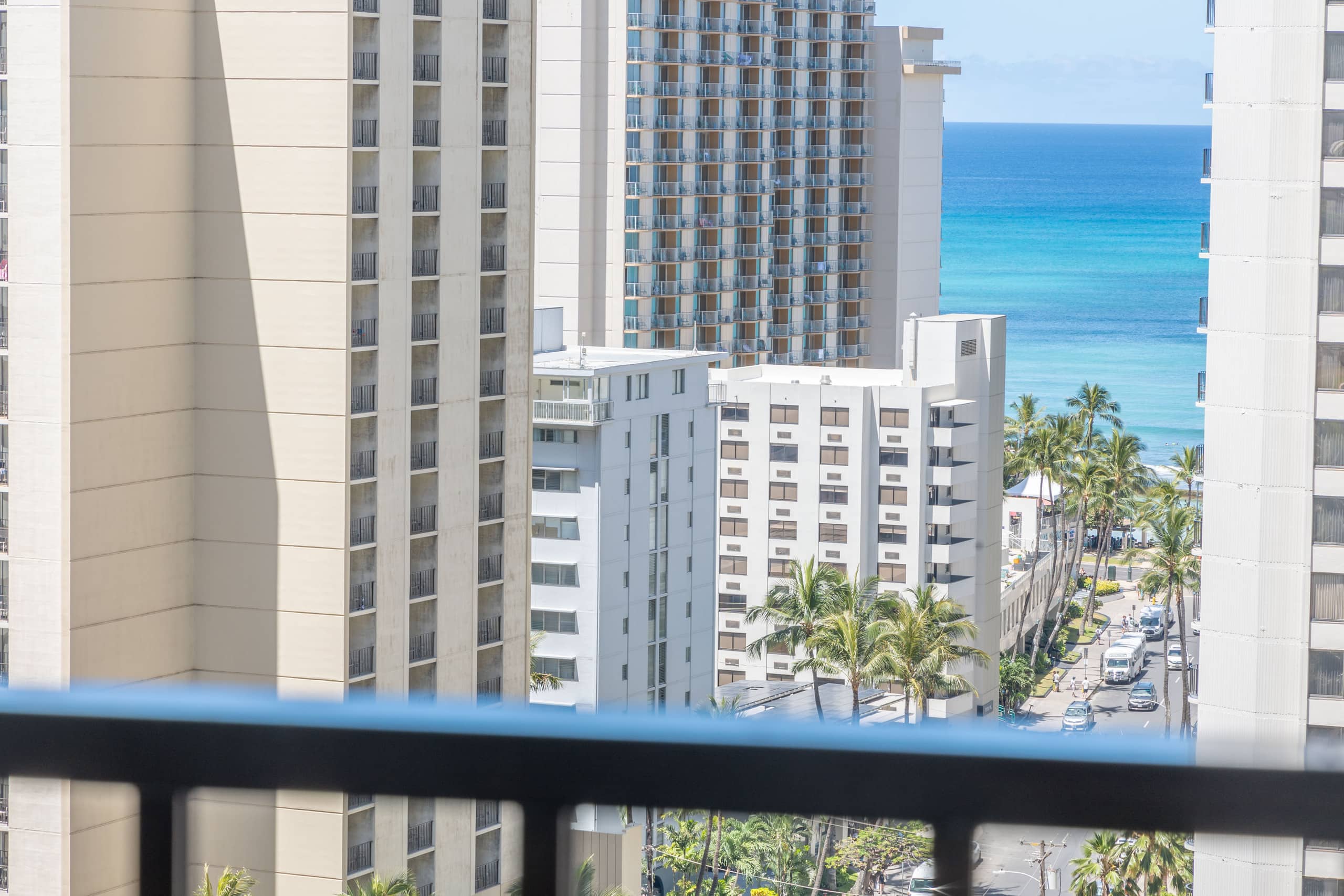 Family Vacation 1bd w/ Pool & Free Parking - Image 35