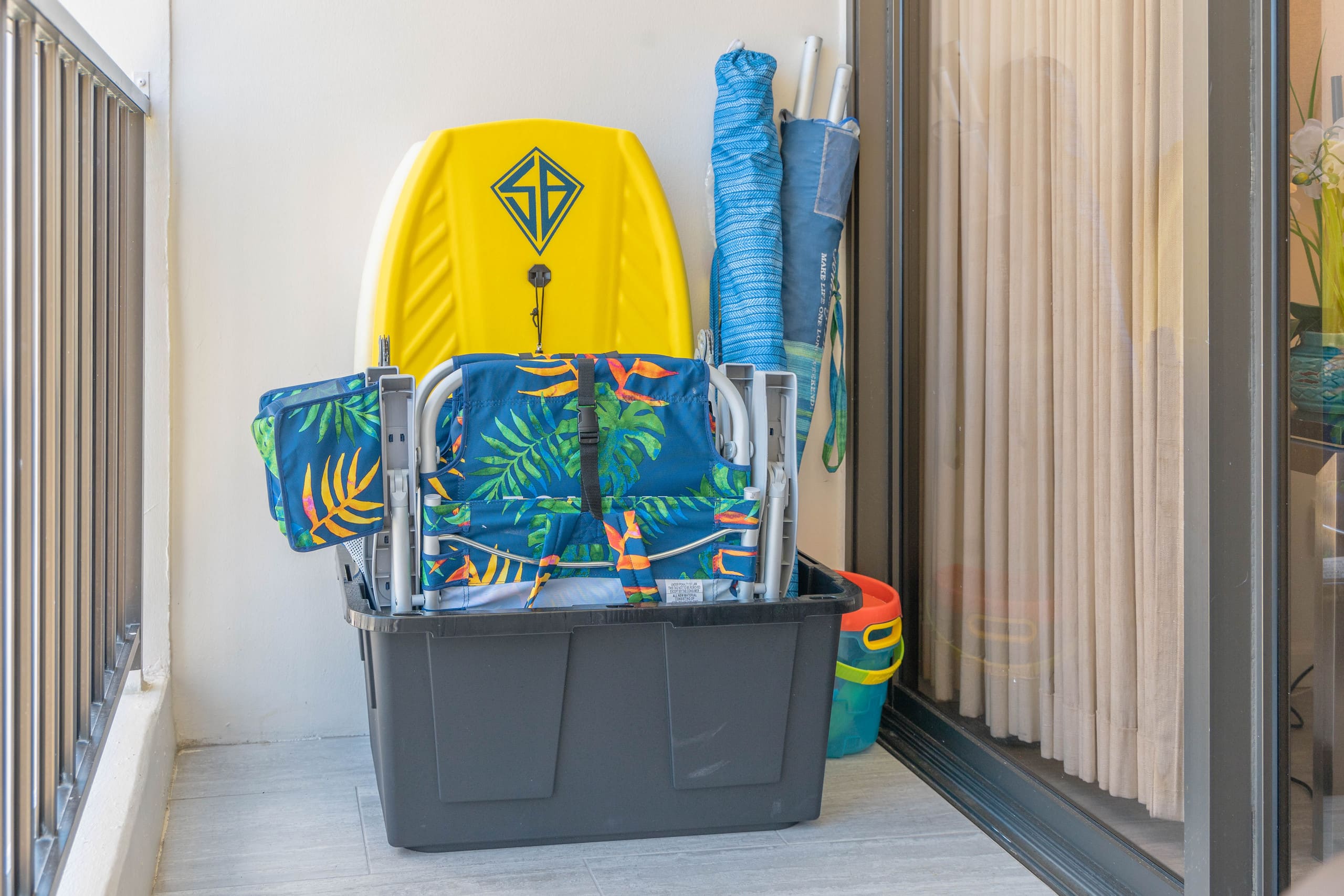 Family Vacation 1bd w/ Pool & Free Parking - Image 30
