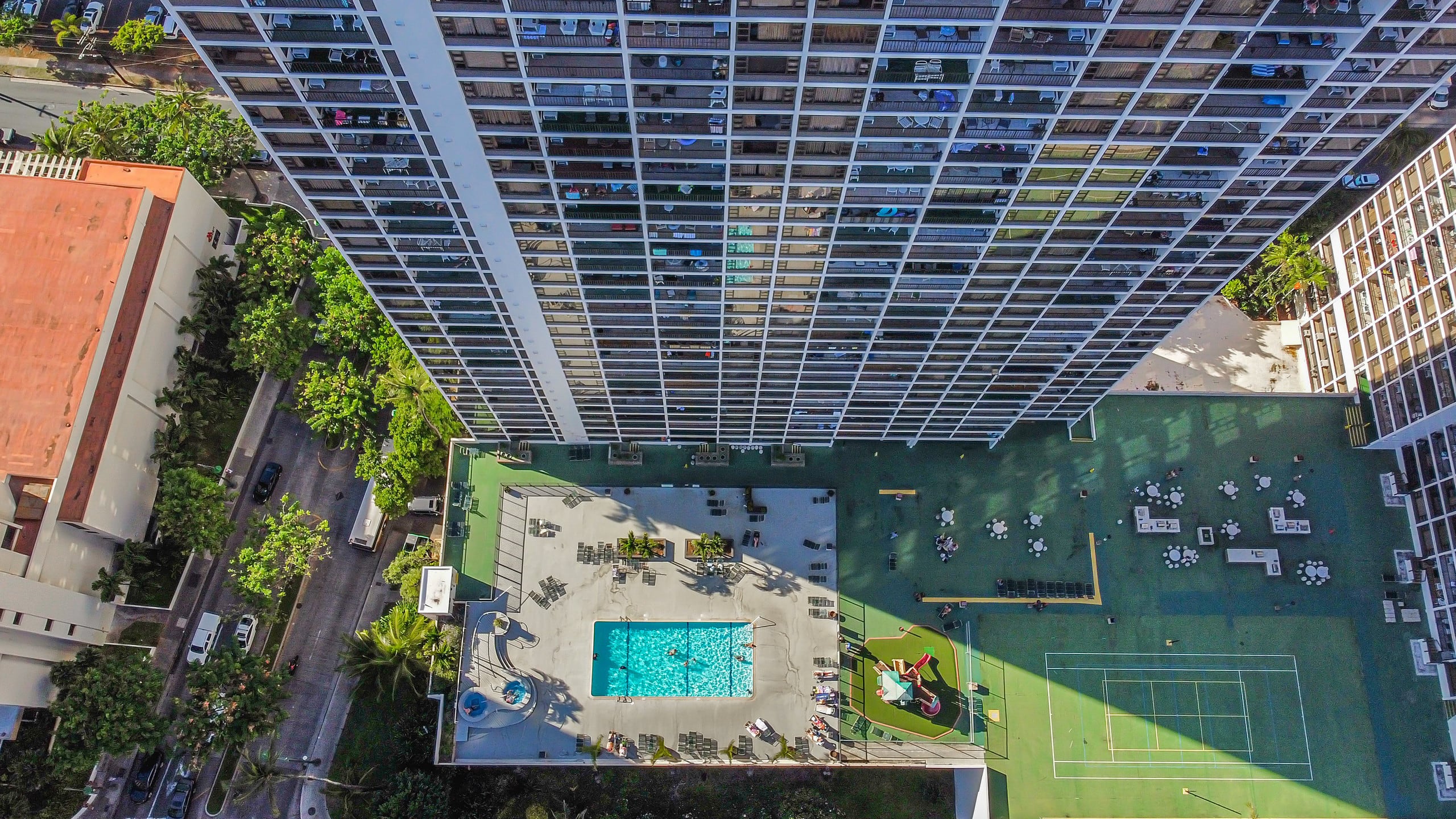 Family Vacation 1bd w/ Pool & Free Parking - Image 32