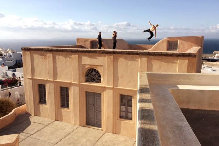 “Our Grandma’s spacious House” in Oia, Santorini