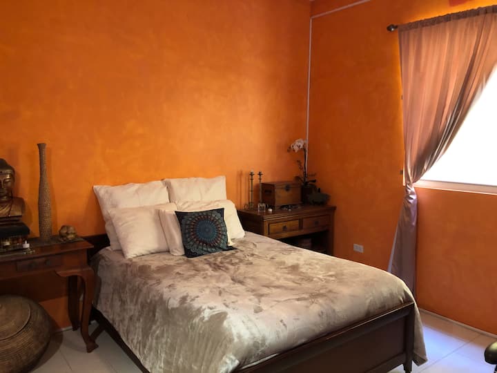 ห้องนอนที่ 2 พร้อมเตียงคู่ 