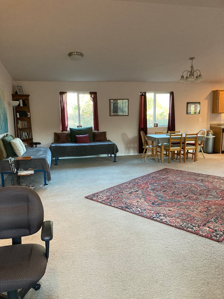 ห้องนั่งเล่น/พื้นที่รับประทานอาหาร