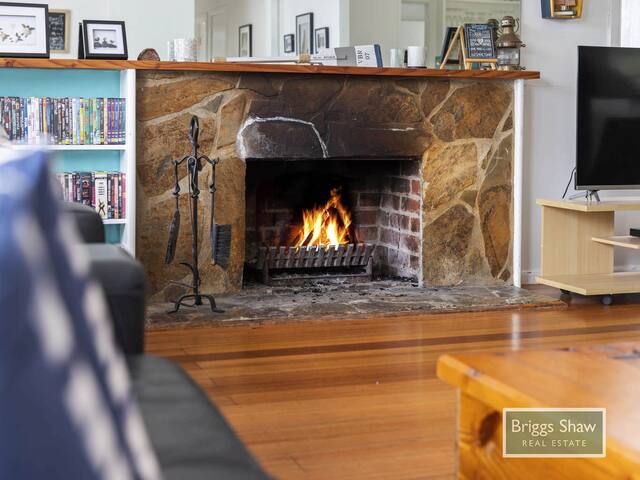 BLAIRGOWRIE BY THE SEA..location location location gallery image 2