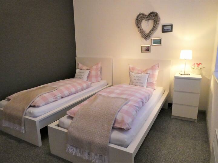 Schlafzimmer 2
