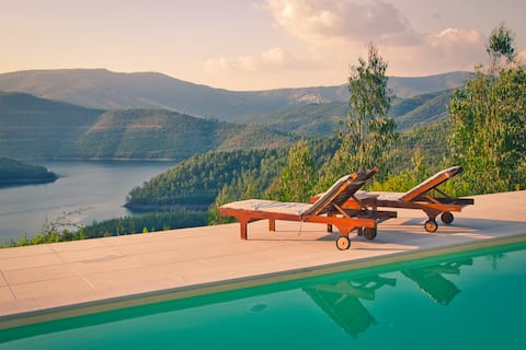 Casa Zen on the Zêzere River Cork Lodge for 2 people